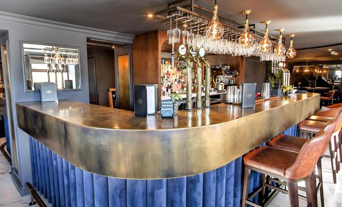 Piano lounge